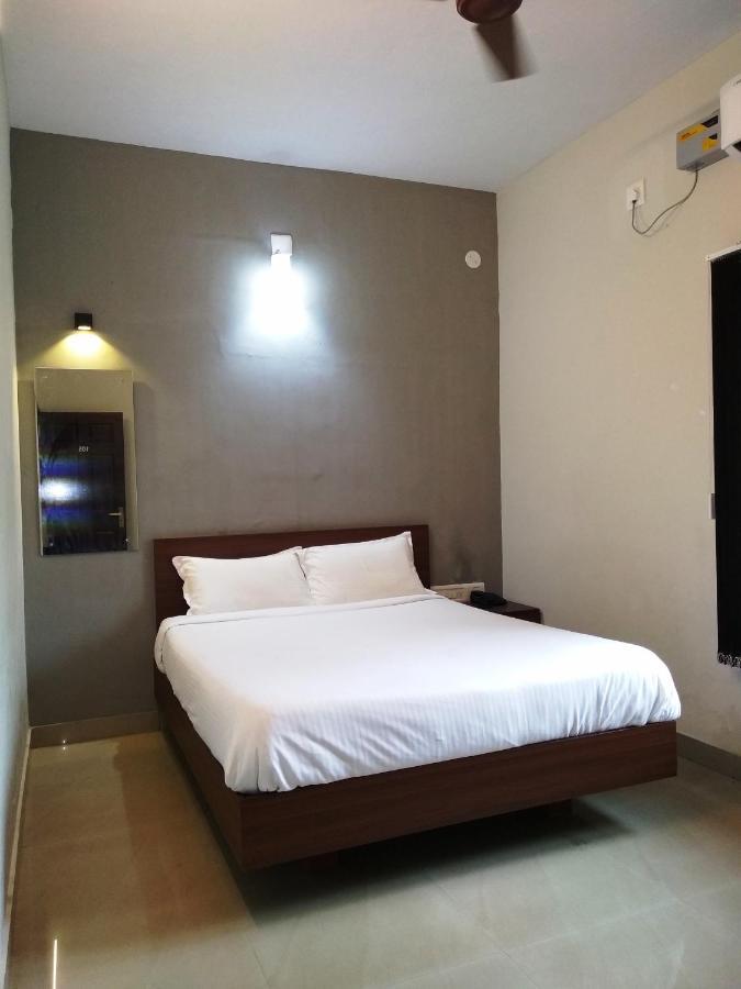 Aspire Maradu Otel Kochi Dış mekan fotoğraf